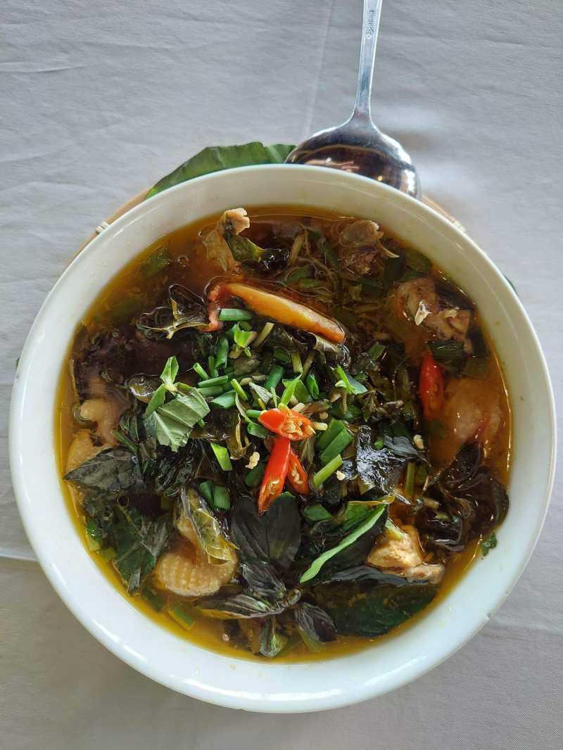 Canh gà lá giang