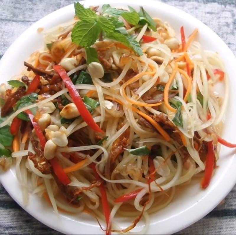 Nộm đu đủ bò khô 