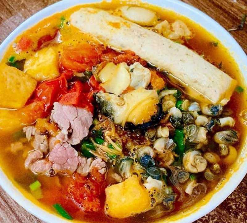 Bún ốc thập cẩm